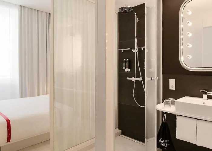 Ruby Giulia Otel
