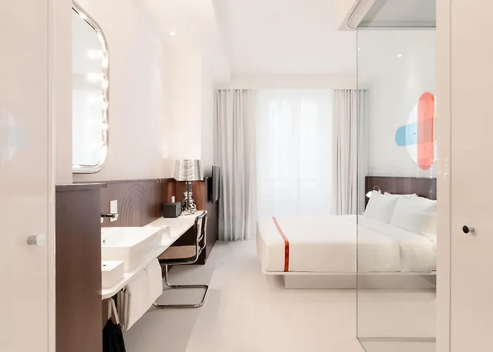 Ruby Giulia Otel